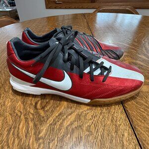 NIKE RARE T 90 SHOOT SOCCER IV IC SHOES RD/WHT size 9.5 472558-610